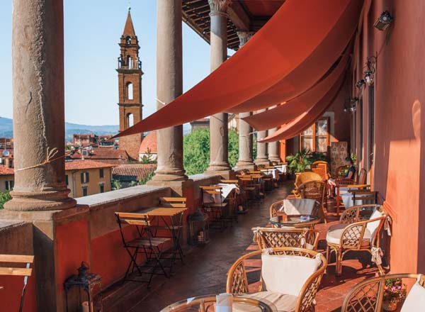 verborgen geheime rooftop bar Florence met uitzicht amazing view Loggia Roof Bar