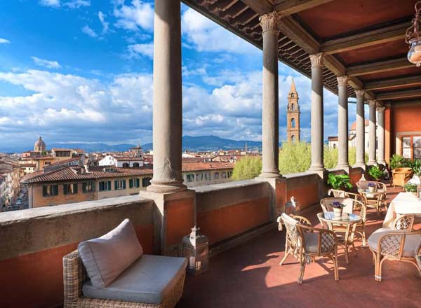 verborgen geheime rooftop bar Florence met uitzicht amazing view Loggia Roof Bar